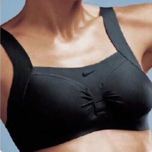 Nike Revolutionary Support Bra 32C Black Sports Adjustable Bra